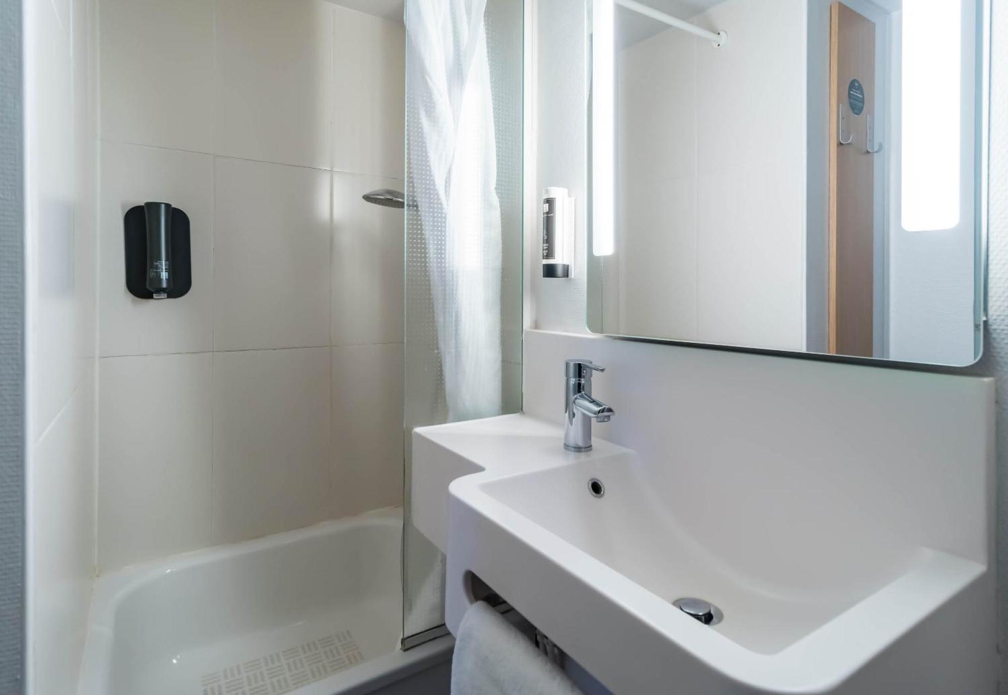 B&B Hotel Saint-Brieuc Трегё Экстерьер фото